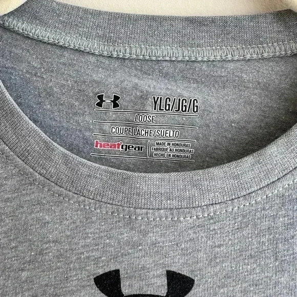 Under Armour Loose Fit "Never Quits" Grey Graphic T-Shirt, Size Youth Large - Picture 6 of 15